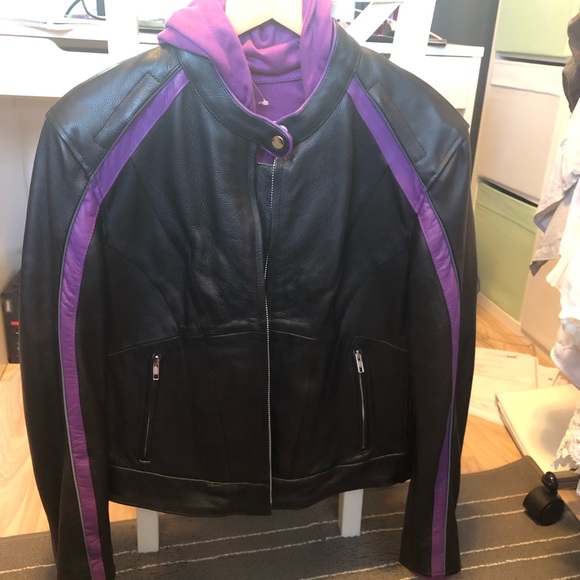 Leather jacket - Picture 2 of 3